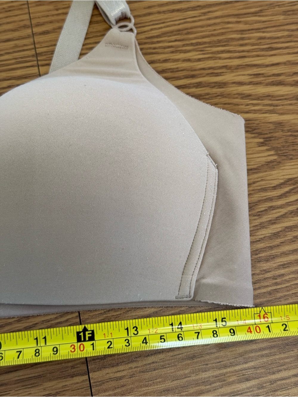 Warner’s Soft Taupe No Wire Soft Molded Cups. 2 hooks. Very soft, not stiff. - Picture 5 of 6